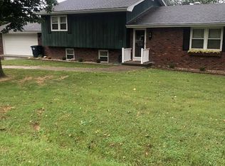 120 7th St, Grayville, IL 62844
