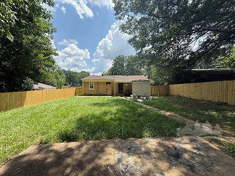 2076 Willow Wood Ave — Photo 14