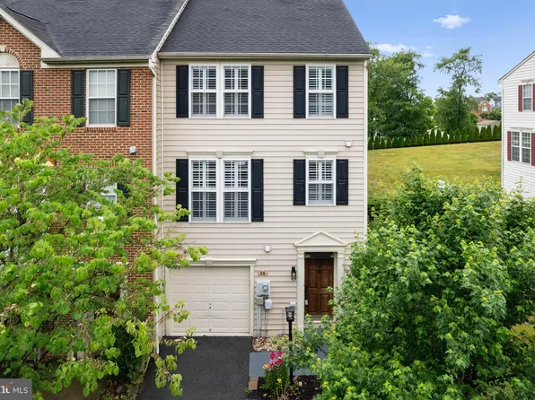 86 Lullwater Way, Falling Waters, WV 25419