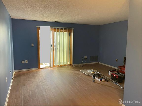 3rd image of 2107 Ravens Crest Dr