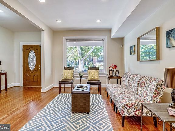 Open Floor plan with great flow!