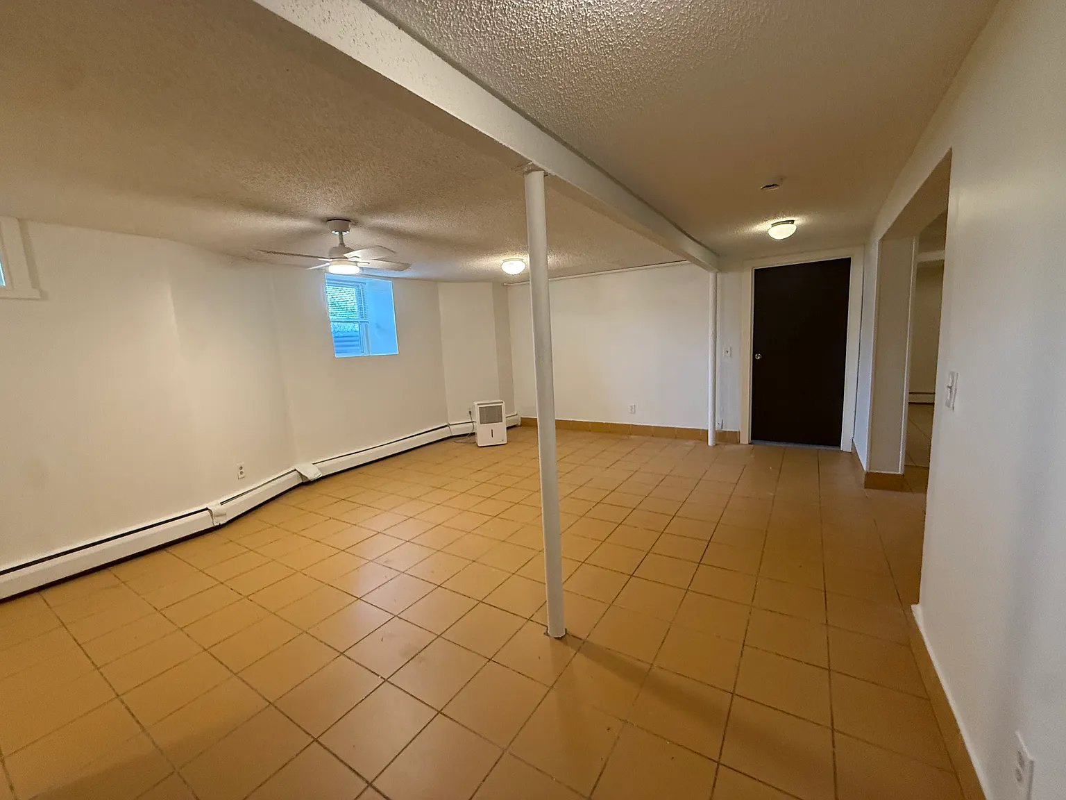 3 bed, 1400 sqft, $1,850 — Photo 4