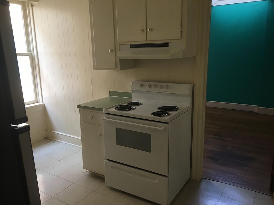 2nd image of 28 E Main St #2