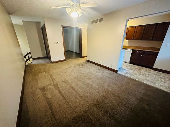 4th image of 113 N Orr Dr #106