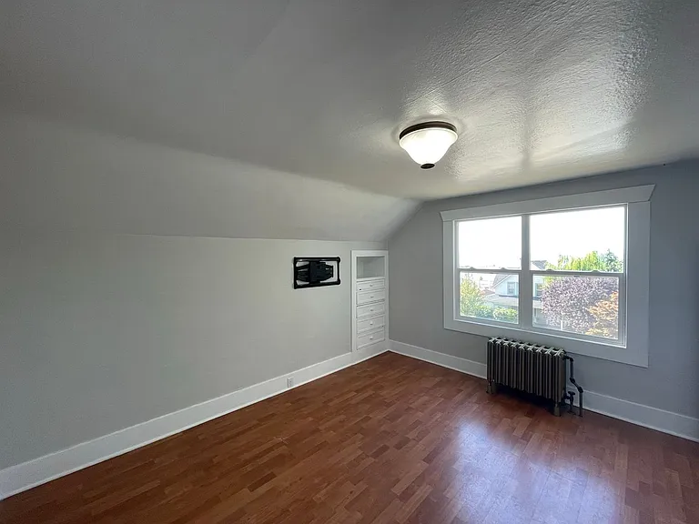 Clark Mansion- 11 Unit — Photo 9
