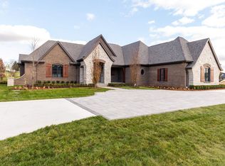 61454 Cotswold Dr #11, Washington Township, MI 48094