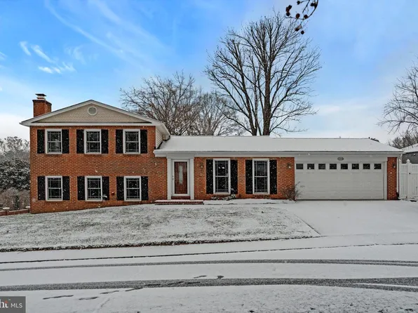 1828 Saint Roman Dr, Vienna, VA 22182