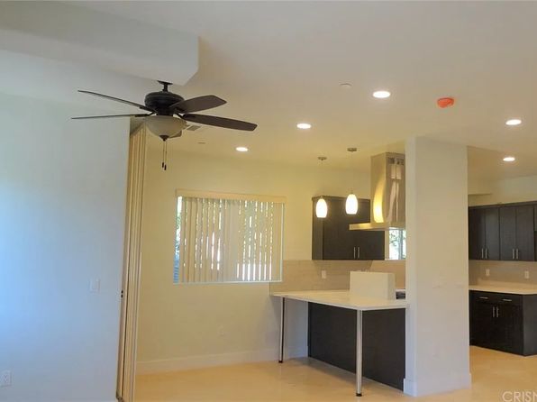 18358 Saticoy St Unit 101