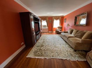 90 Knightsbridge Rd APT 4J, Great Neck Plaza, NY 11021