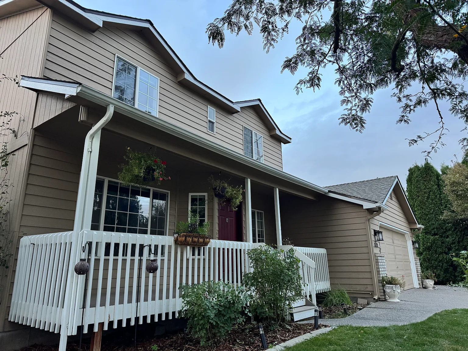 4 bed, 2304 sqft, $3,600 — Photo 2