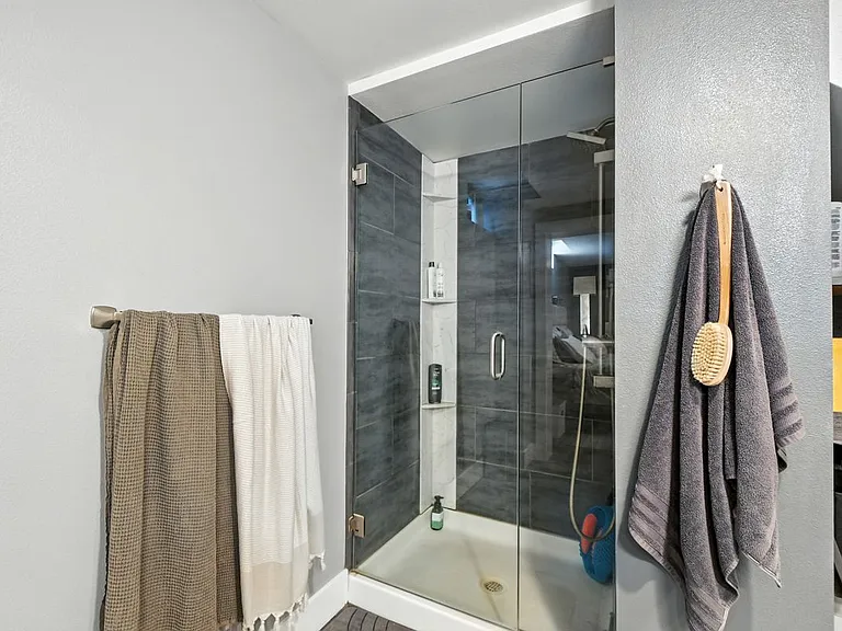 2407 E Mill Plain Blvd — Photo 22