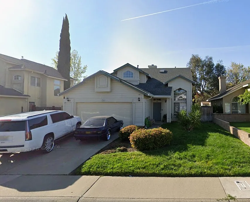 3 bed, 2.5 bath, 1688 sqft, $2,700 — Photo 1