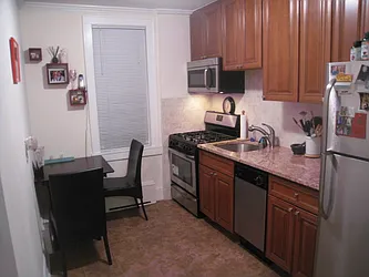 Rented by Alexiou Realty