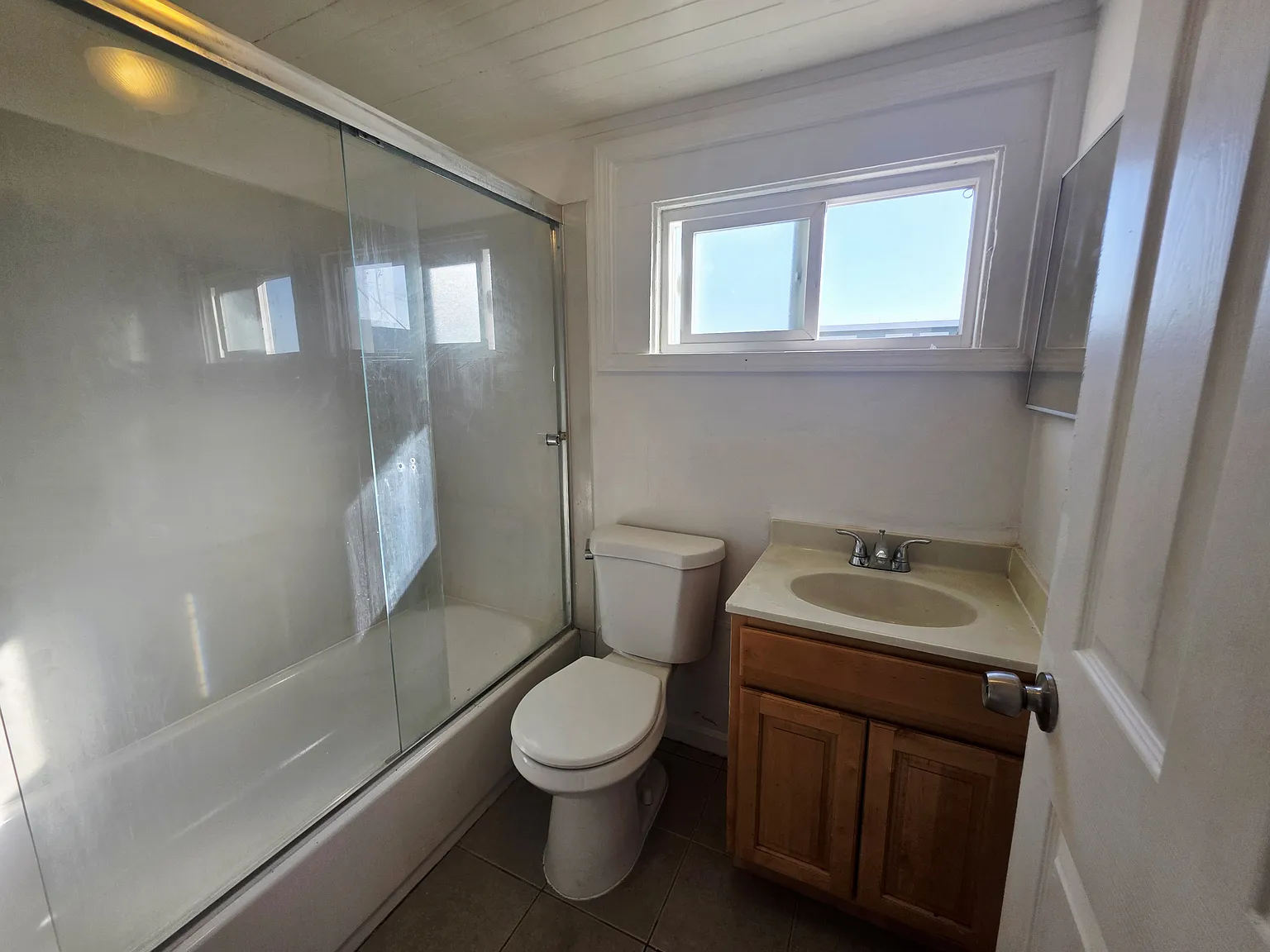 2 bed, 850 sqft, $2,200 — Photo 4