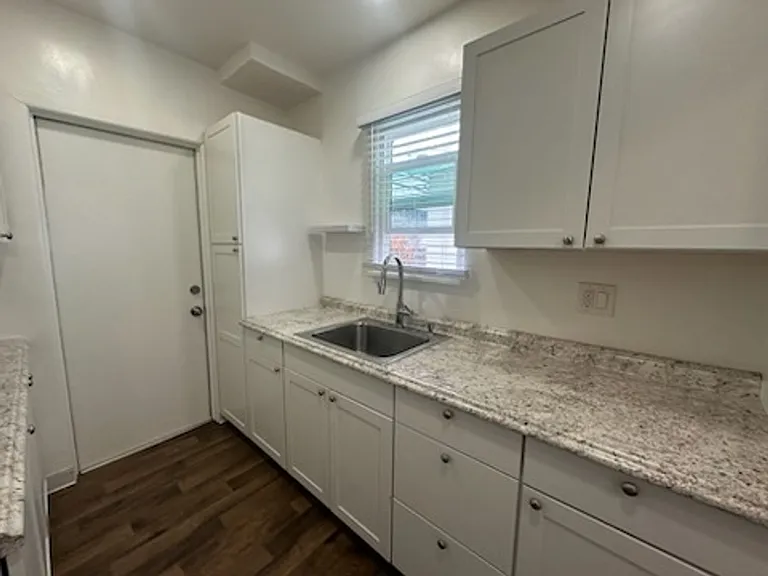 4441 Mississippi St — Photo 3
