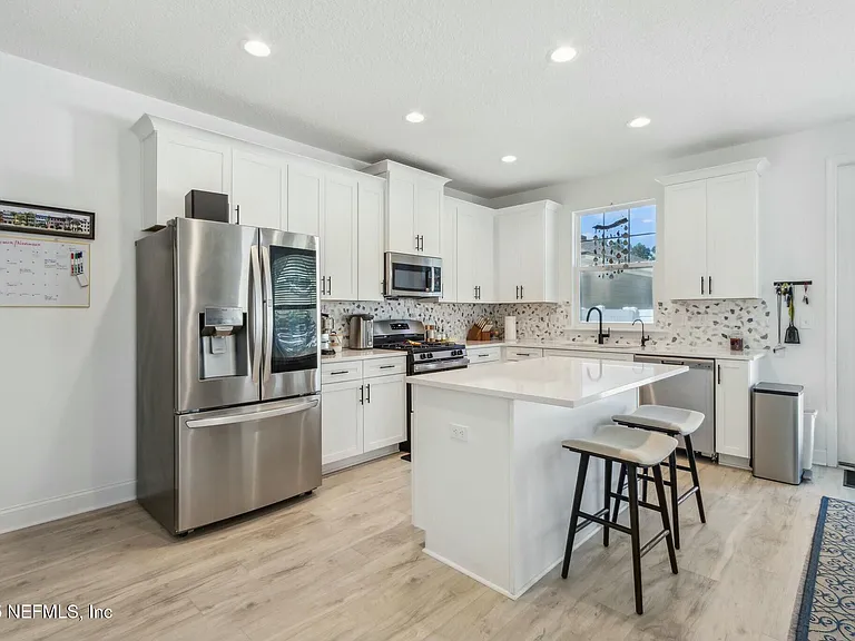 213 Daydream Ave — Photo 16