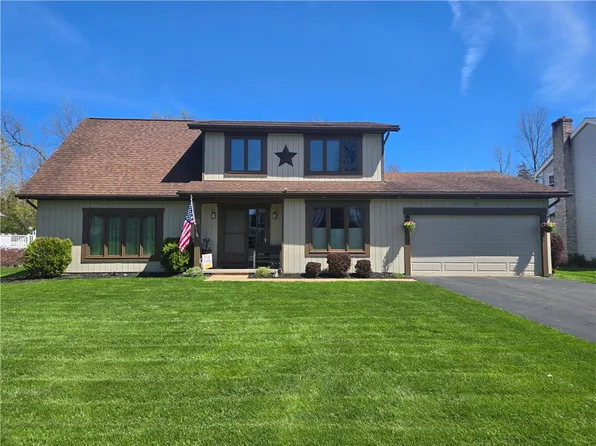 82 Mill Run Dr, Rochester, NY 14626