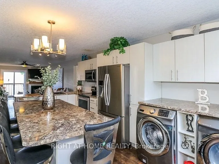 43 Olive Cres #201 — Photo 14