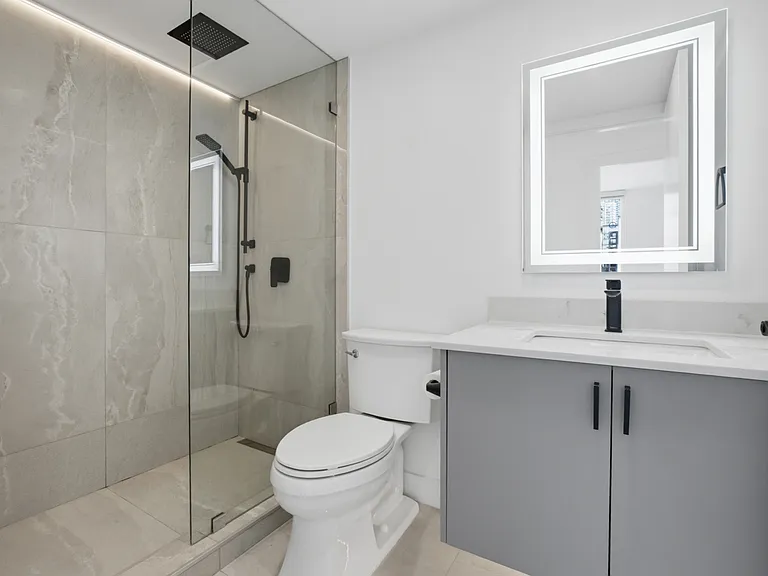 289 Drake St #18XX — Photo 10