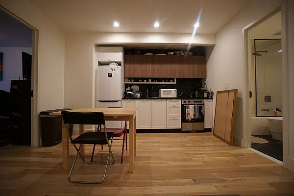 Rented by Delmark Realty LLC | media 21