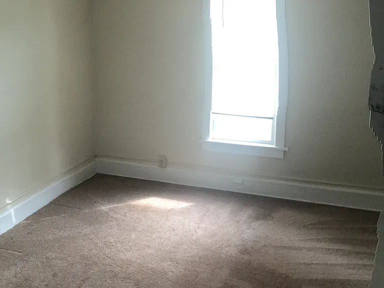 2413 Dupont Ave S #3 — Photo 6