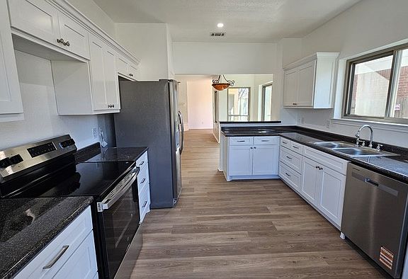 5th image of 802 Headwater Dr