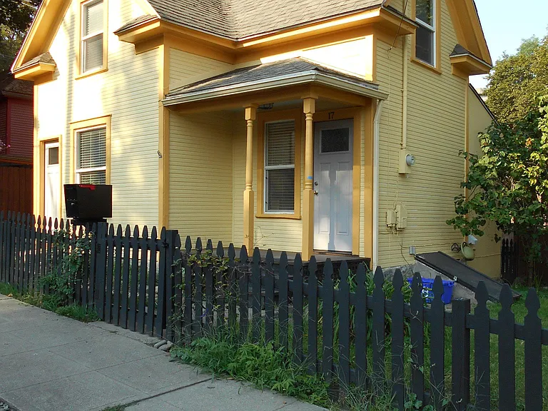 17 N Cedar St — Photo 2