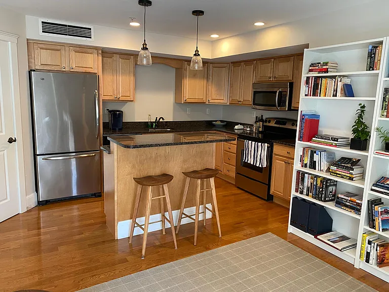 249 Islington St #5 — Photo 6