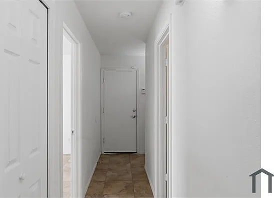 948 E Laredo St — Photo 26