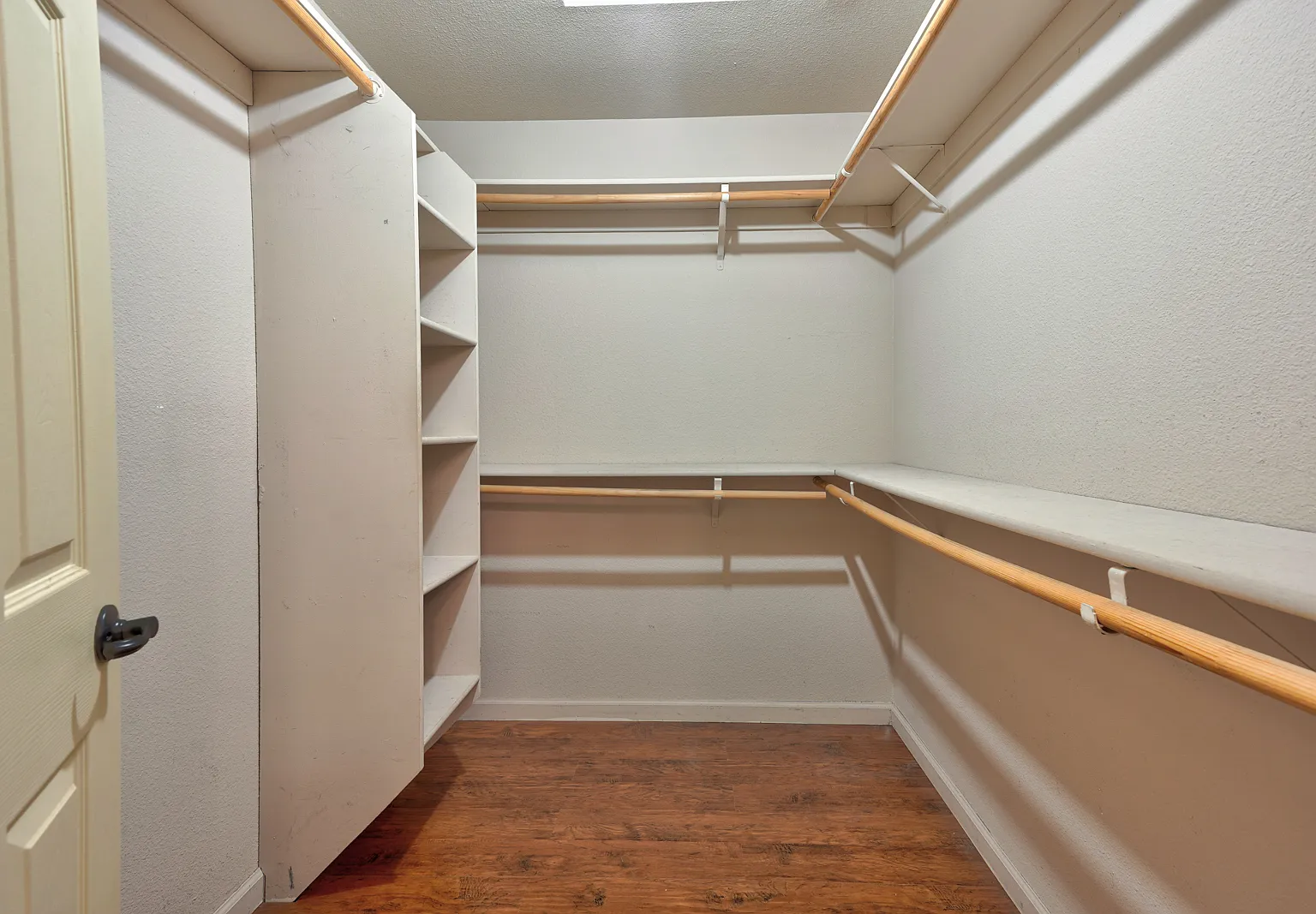 3 bed, 1939 sqft, $2,800 — Photo 4