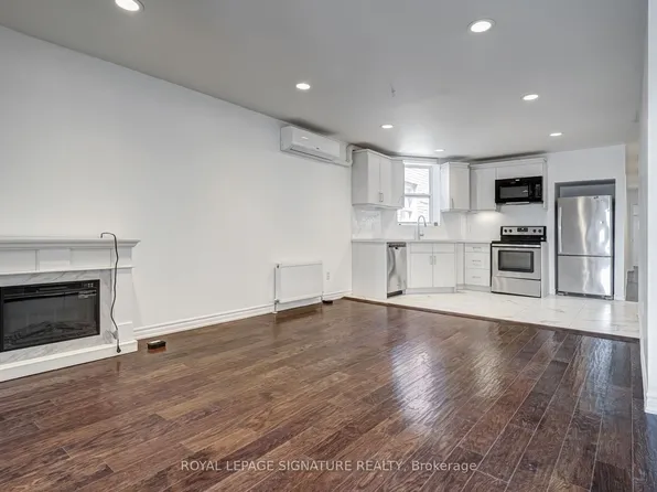 1116 College St #3, Toronto, ON M6H 1B6