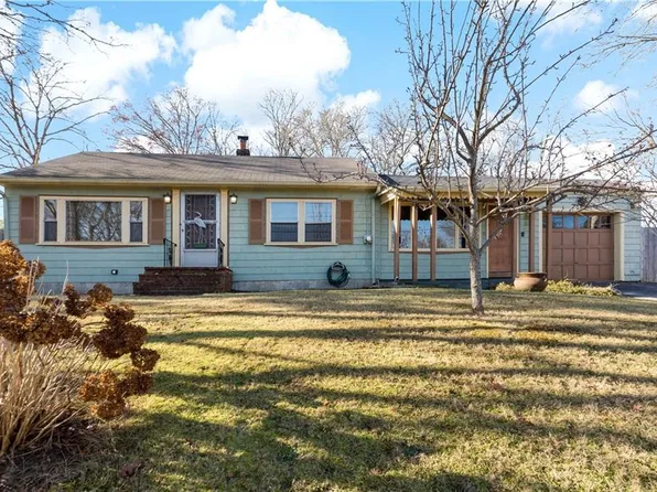 19 Campion Ave, Tiverton, RI 02878