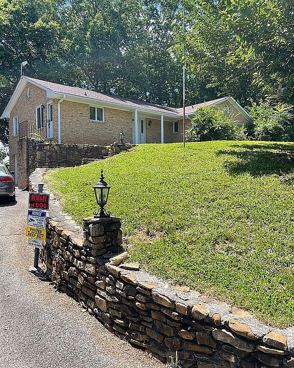 1st image of 1070 Fisher Dr