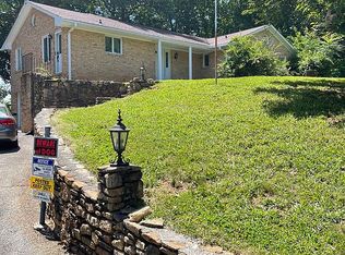 1070 Fisher Dr, Vinton, VA 24179