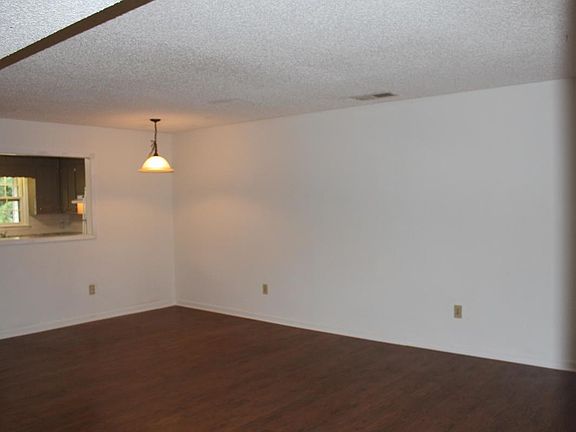 Living/Dining Area