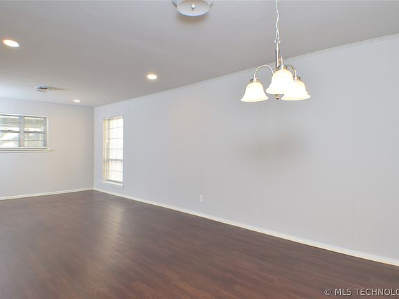 4th image of 4711 S Fulton Pl