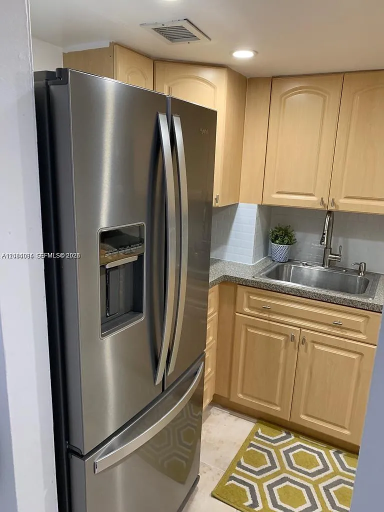 Triton Tower Condo — Photo 4