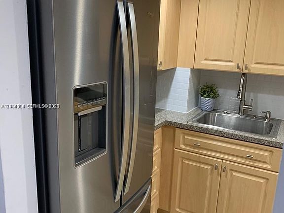 4th image of 2899 Collins Ave APT 1016