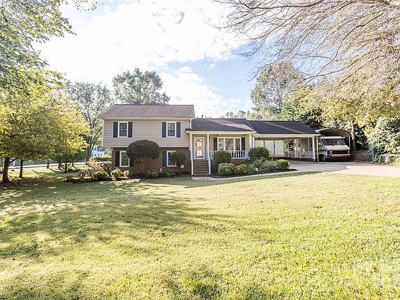 2nd image of 2075 Pine Needle Ct