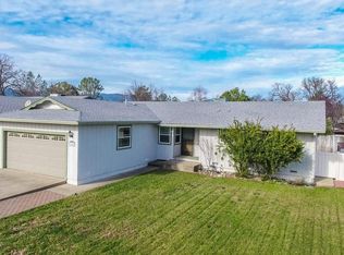 3640 Lake Forest Dr, Redding, CA 96003