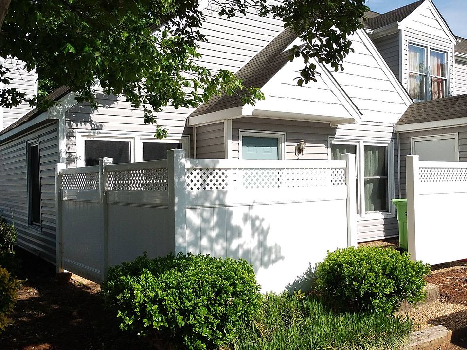 2nd image of 5030 Avenida Del Sol Dr