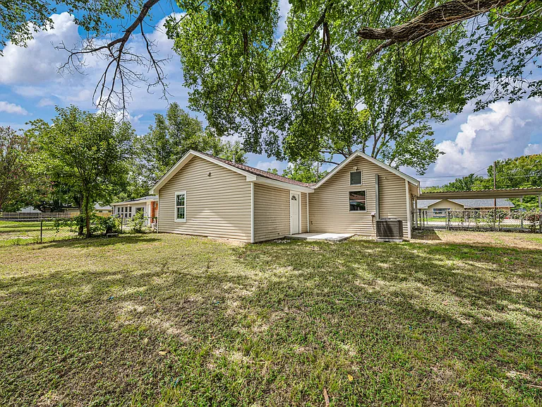 11700 N Oak St — Photo 53