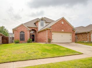 8737 Sunset Trace Dr, Fort Worth, TX 76244