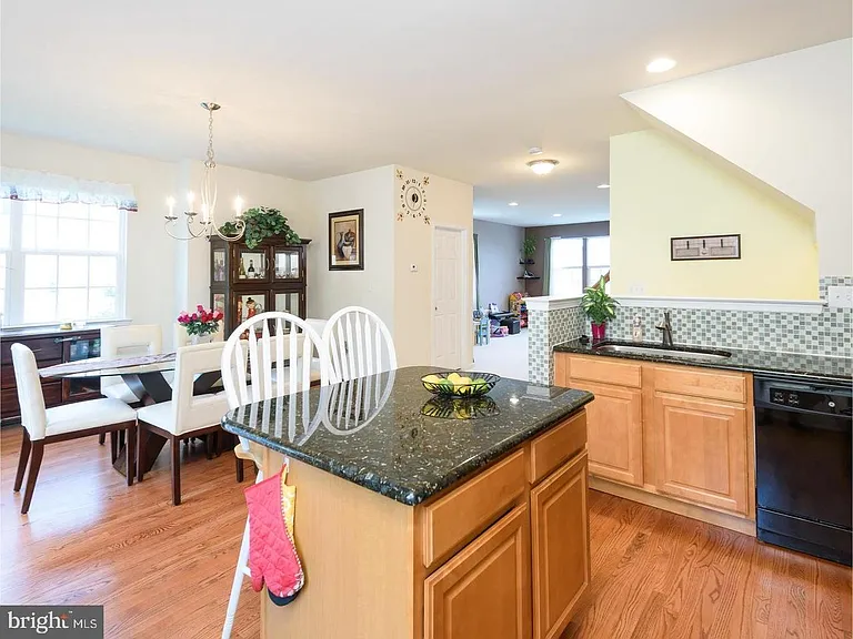 2754 Shelburne Rd — Photo 10