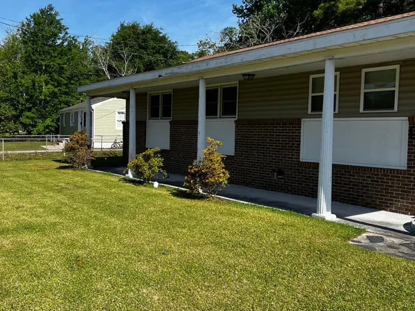 901 Barn St, Jacksonville, NC 28540