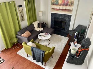 1345 W Fletcher St FLOOR 2, Chicago, IL 60657