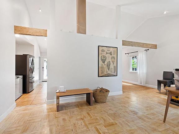 4th image of 516 Brown Street