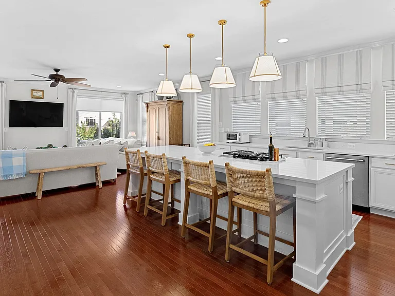 22840 Goldsborough Ter — Photo 12