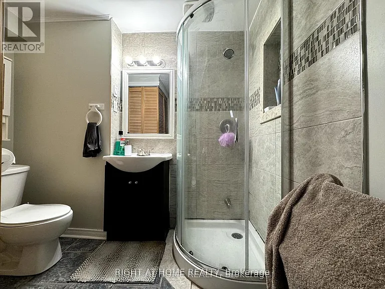 70 Fairmeadow Pl #LOWER — Photo 6