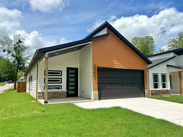 1224 Saint John St, Greenville, TX 75401